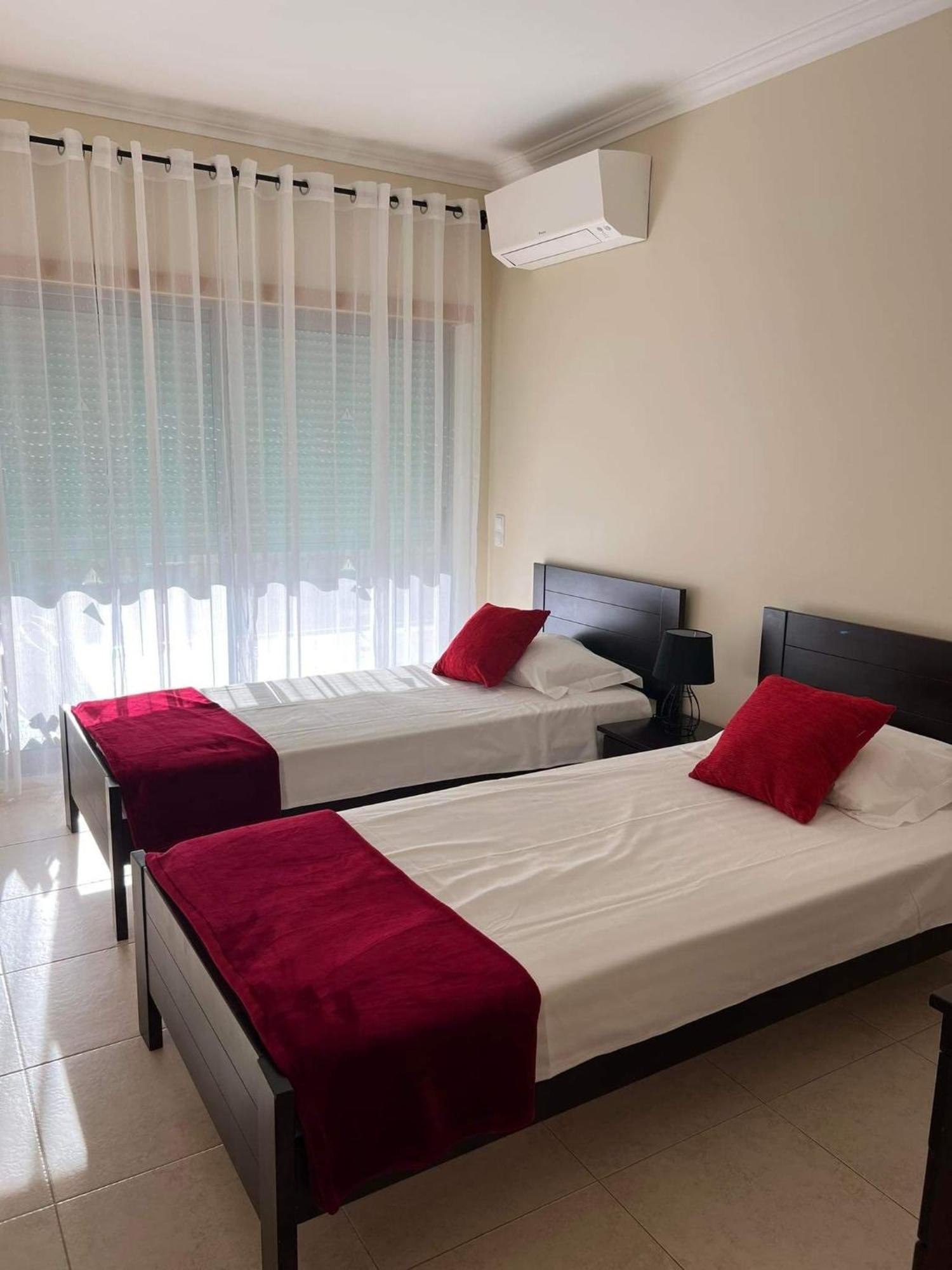 Charmant Appartement A 1Km De La Plage, Avec Piscine A 阿尔布费拉 外观 照片